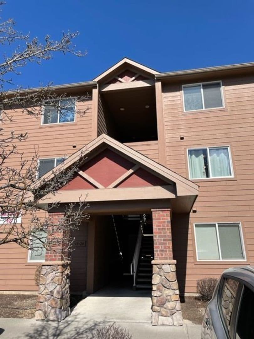Spokane Valley Apartment: Twin Pines Apartments
