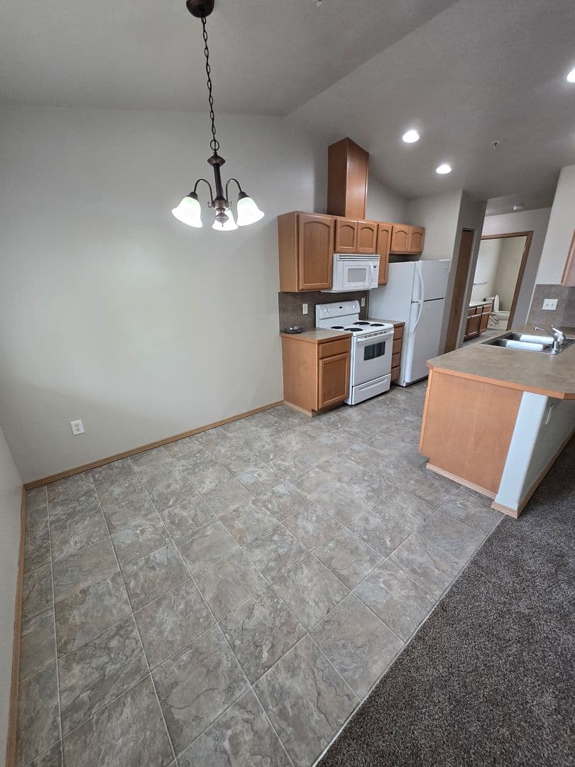 Spokane Valley Apartment: Twin Pines Apartments