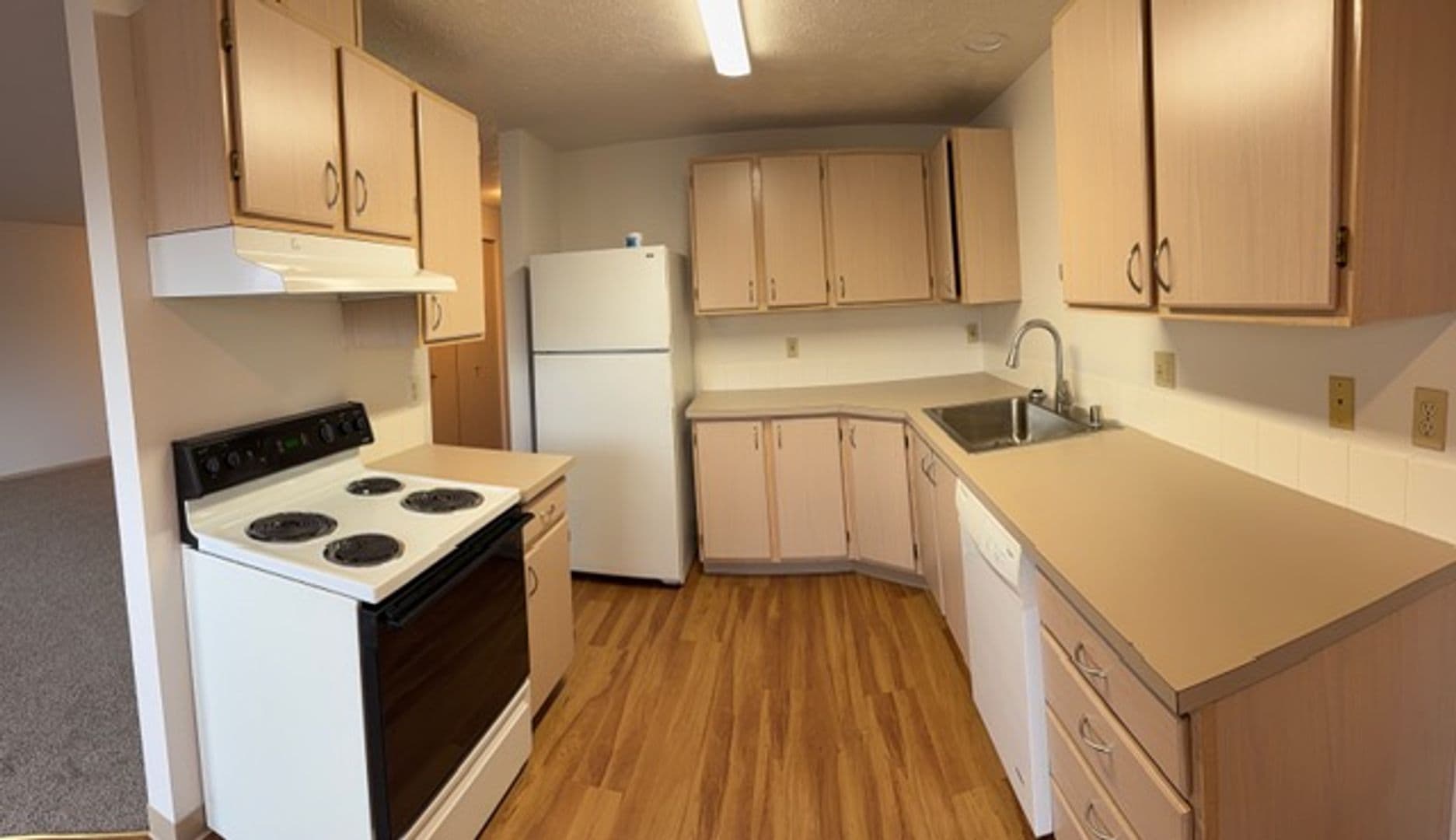 Spokane Valley Apartment: Fox Court Apartments