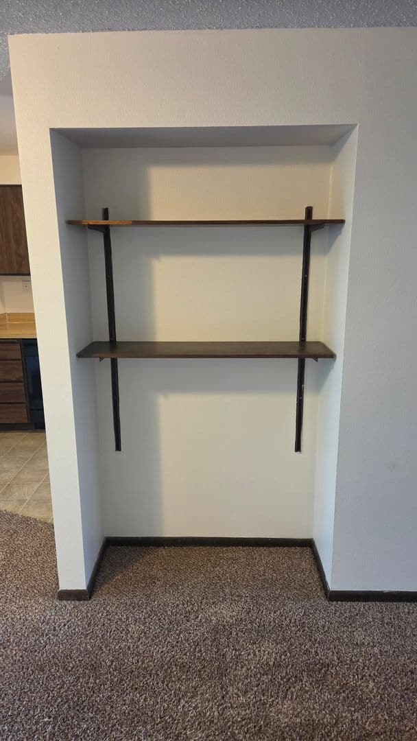 Spokane Apartment: Forrest Glyn