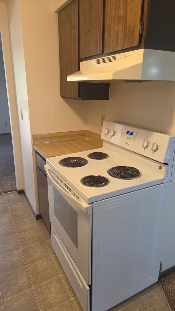 Spokane Apartment: Forrest Glyn