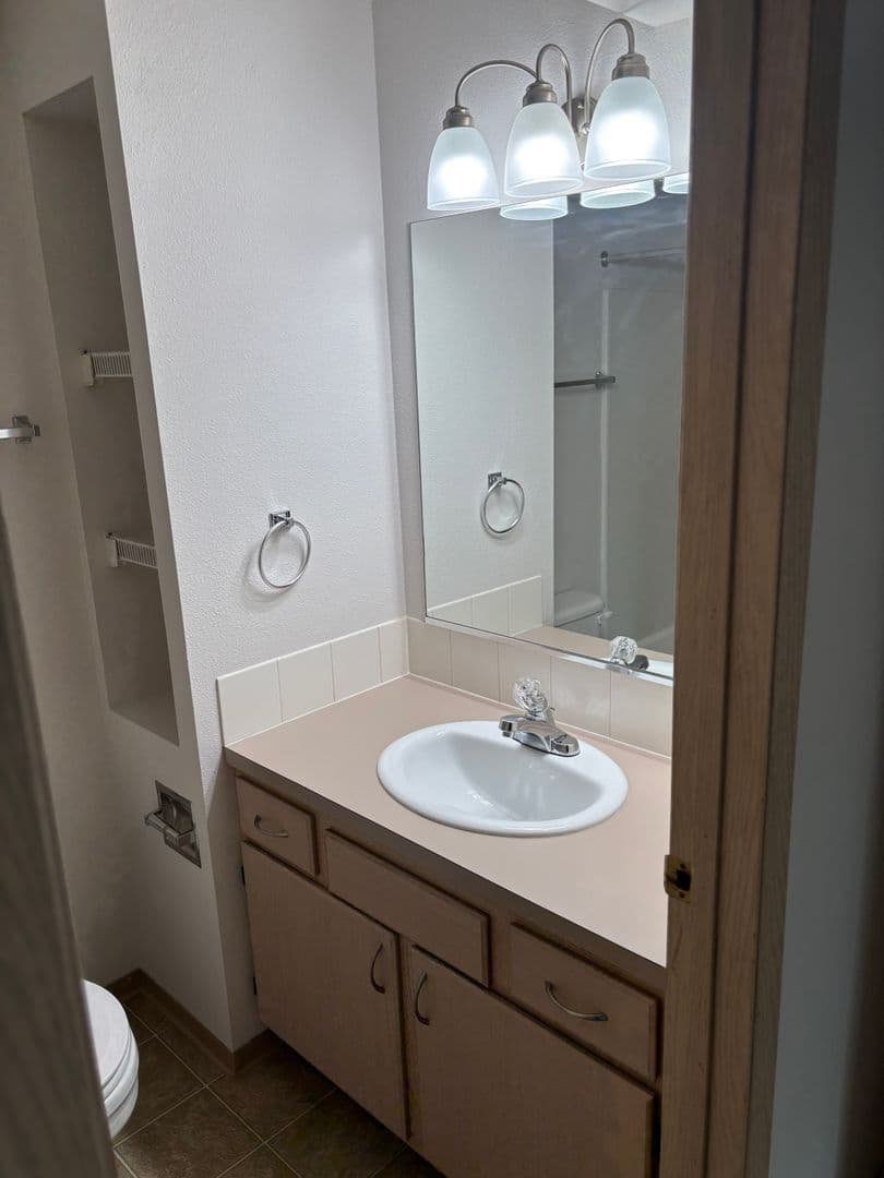 Spokane Valley Apartment: Fox Court Apartments