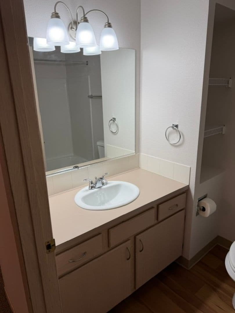 Spokane Valley Apartment: Fox Court Apartments