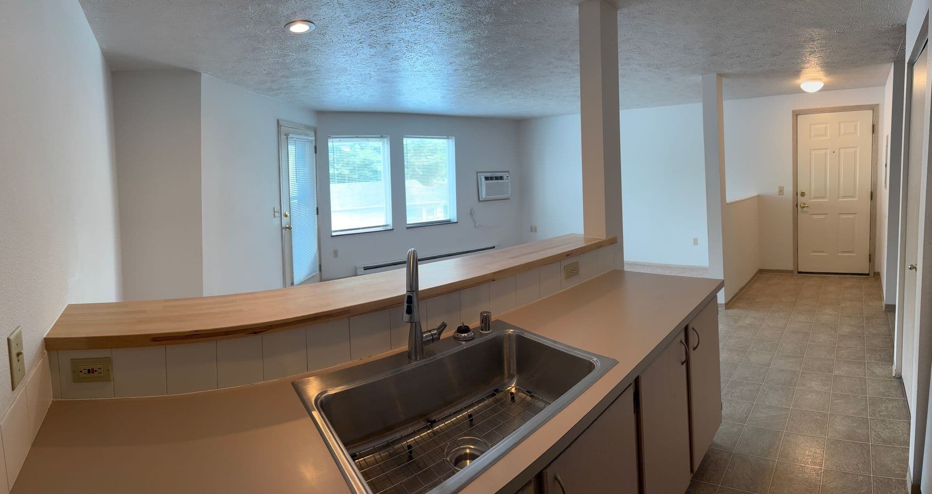 Spokane Valley Apartment: Fox Court Apartments
