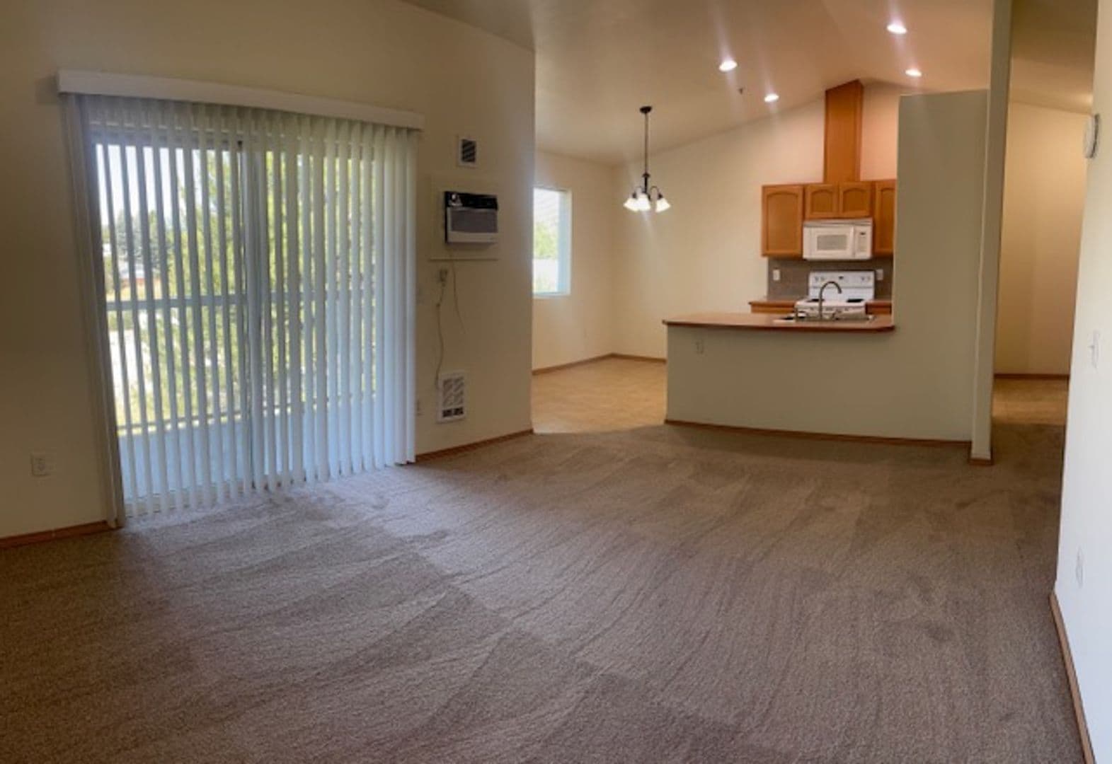 Spokane Valley Apartment: Twin Pines Apartments