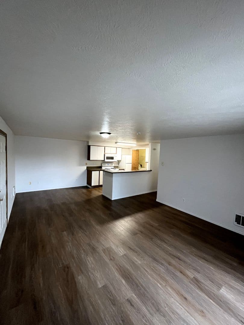 Spokane Valley Apartment: 1416 N. McDonald Ave.