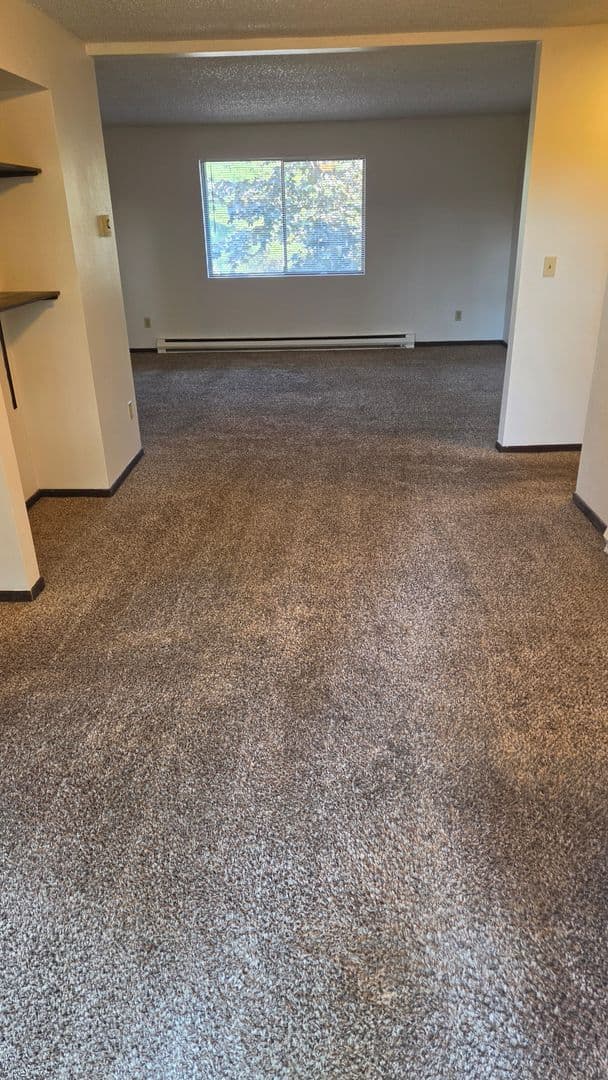 Spokane Apartment: Forrest Glyn