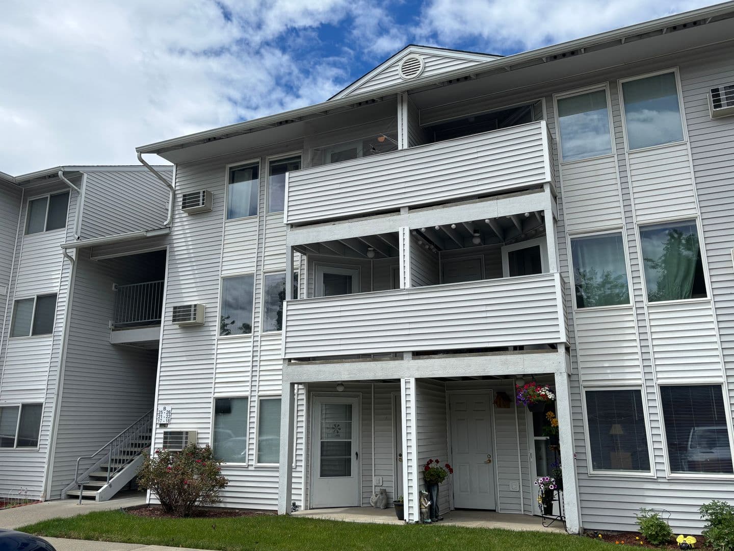 Spokane Valley Apartment: Fox Court Apartments