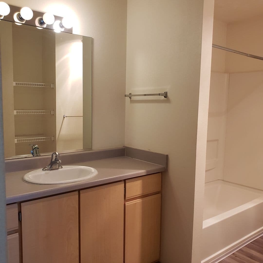 Spokane Valley Apartment: Deerfield Apartments