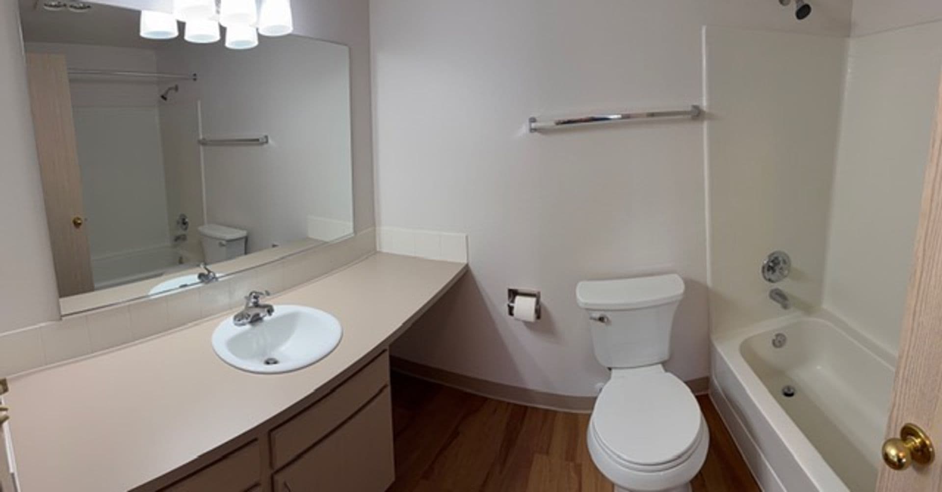 Spokane Valley Apartment: Fox Court Apartments