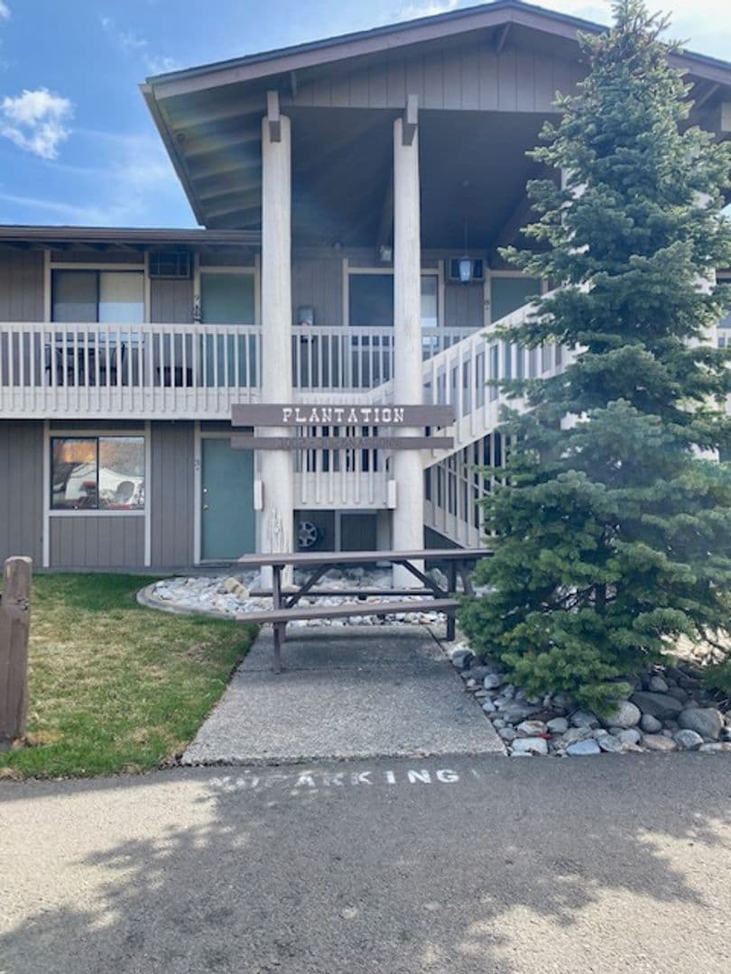 Spokane Valley Apartment: The Plantation