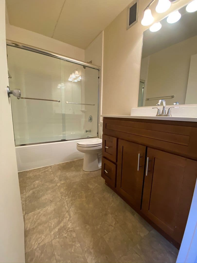 Pittsburgh Apartment: 5030 Centre Avenue