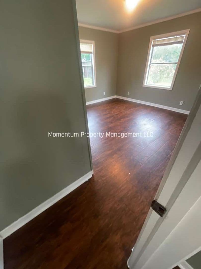 Lakeland House: 1124 N Brunnell Parkway