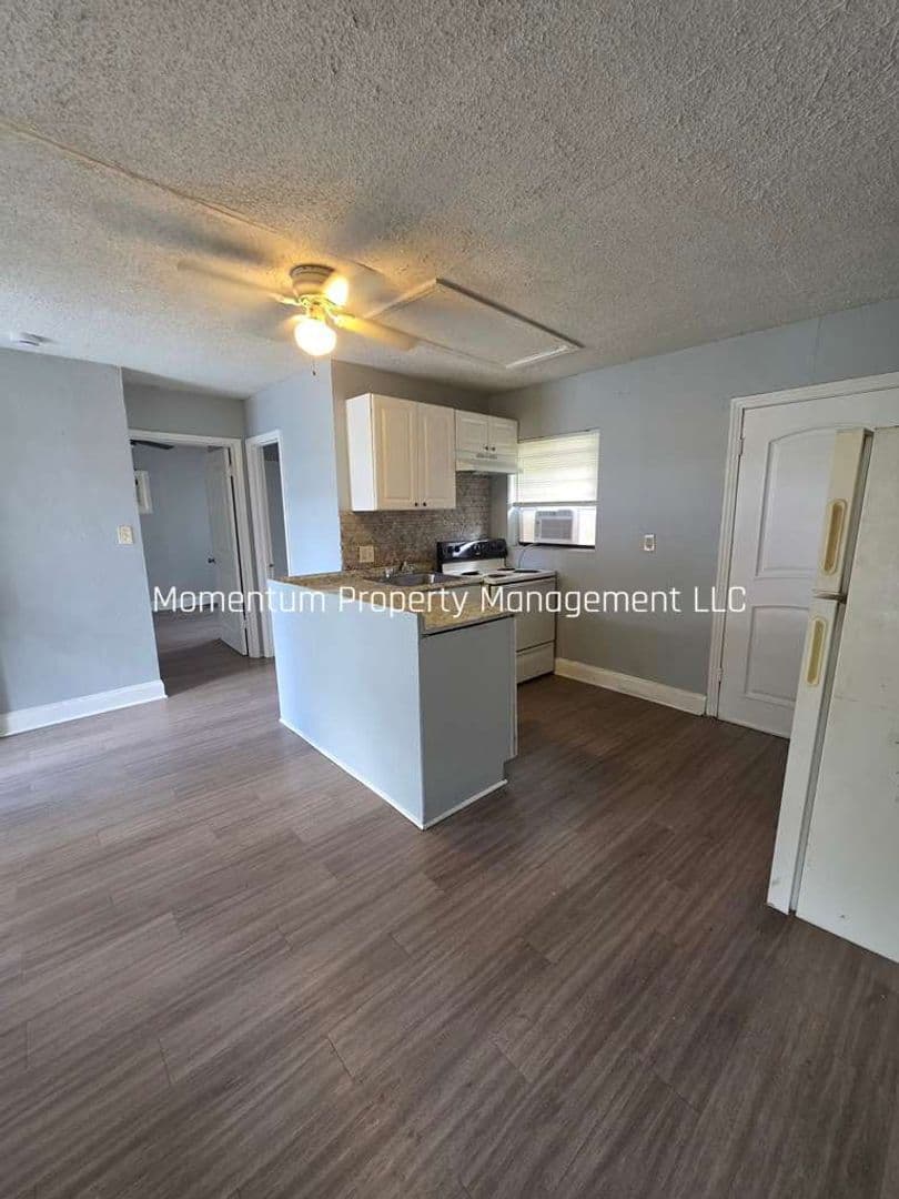 Winter Haven House: 2206 Lucerne Park Rd - Unit 1