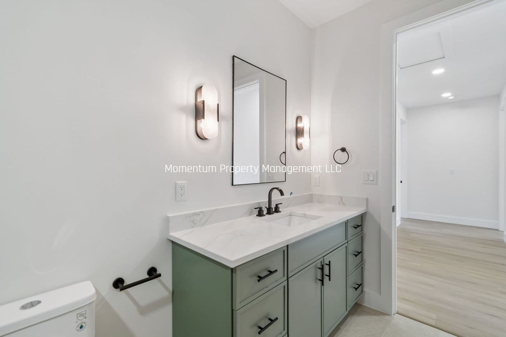 Tampa House: 6403 S Richard Ave