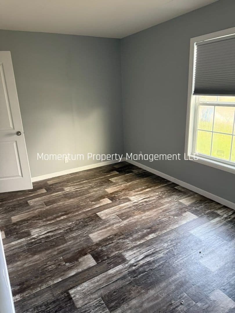 Brooksville House: 16112 La Bella St