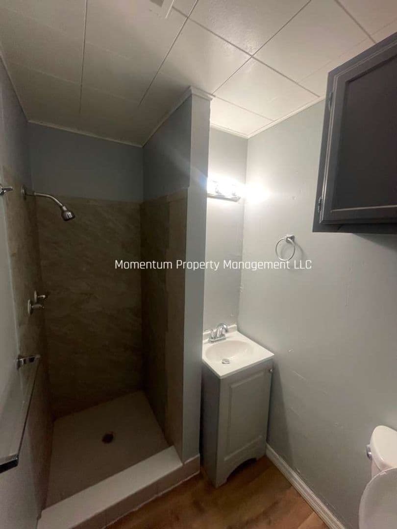 Lakeland House: 1145 N STELLA AVE