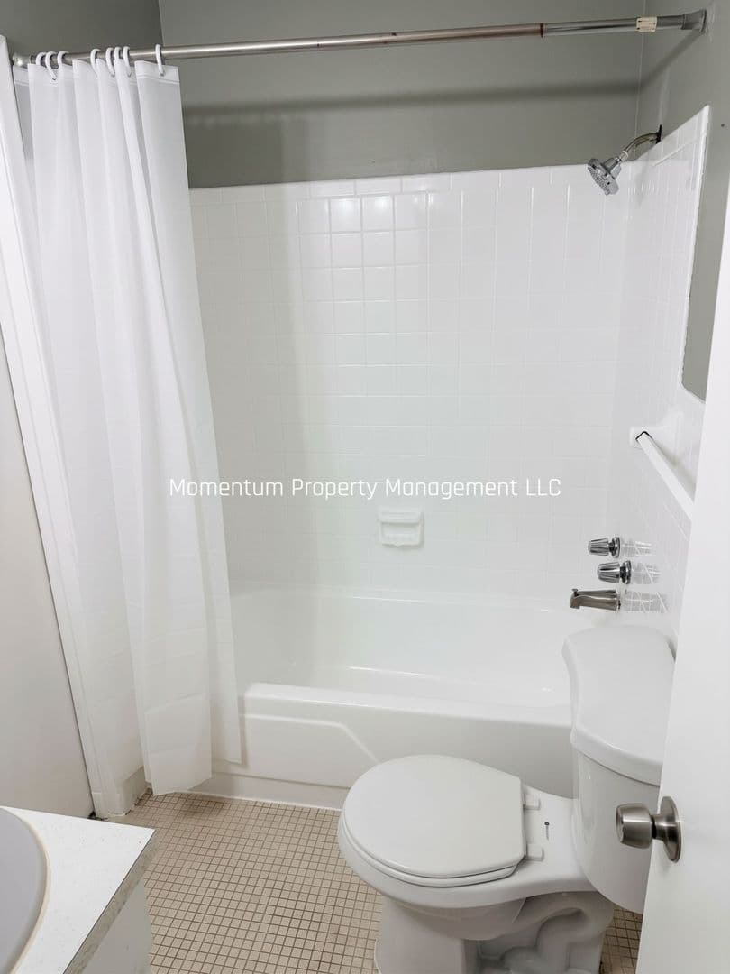 Tampa House: 1118 E 124th Ave Unit C