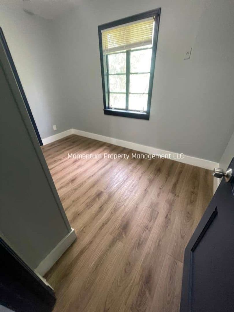 Lakeland House: 1145 N STELLA AVE