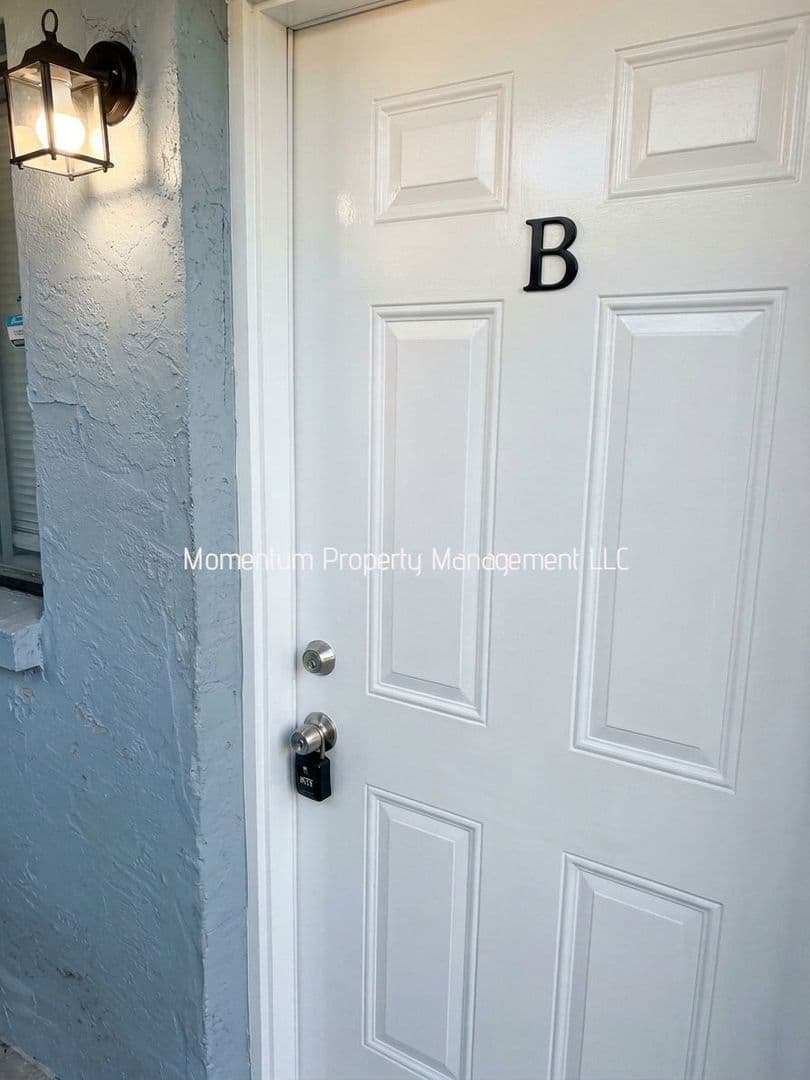 Tampa Apartment: 5106 E. 28th Ave. Unit B