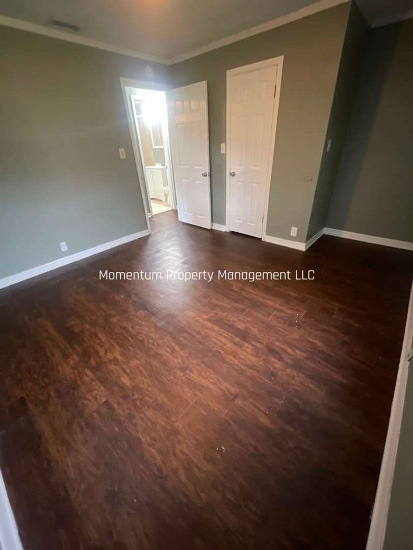 Lakeland House: 1124 N Brunnell Parkway
