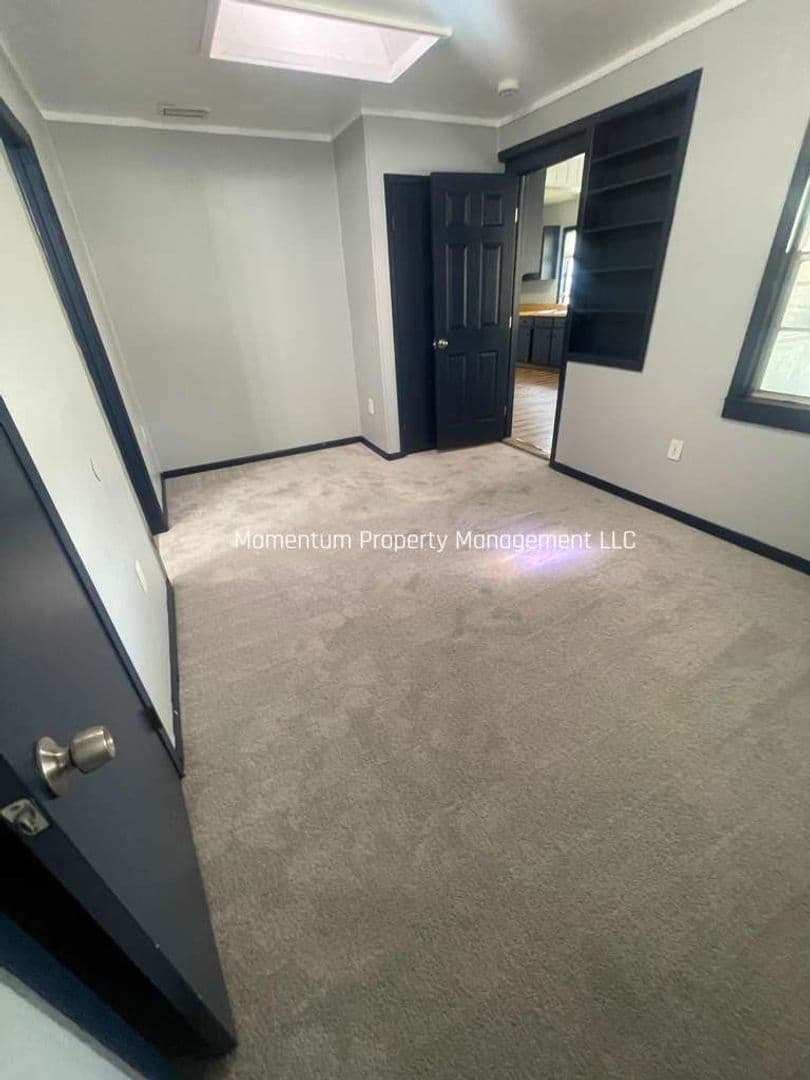 Lakeland House: 1145 N STELLA AVE