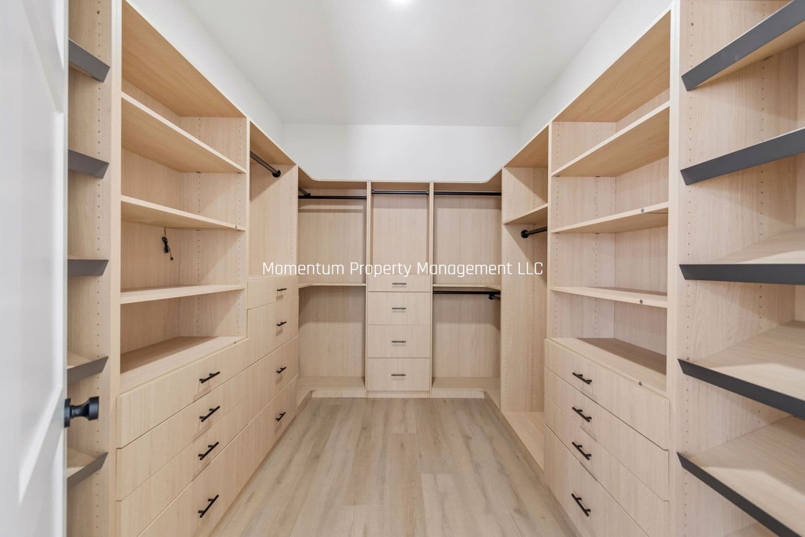 Tampa House: 6403 S Richard Ave
