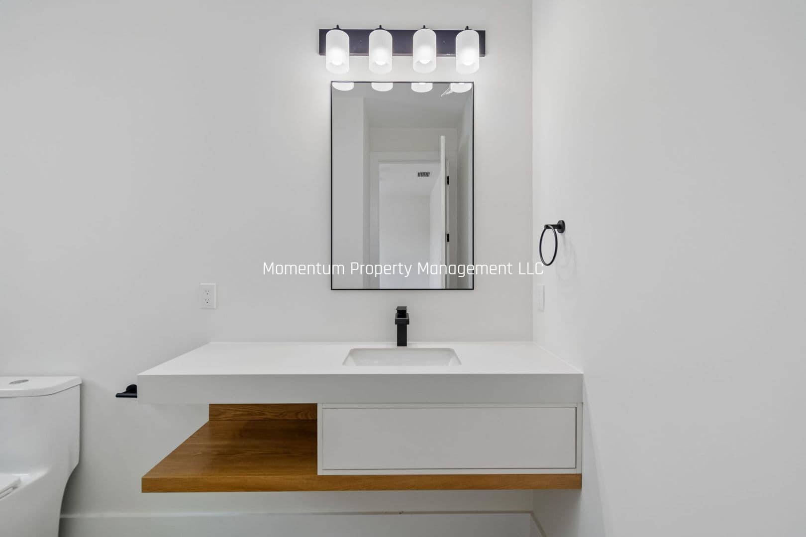 Tampa House: 6403 S Richard Ave