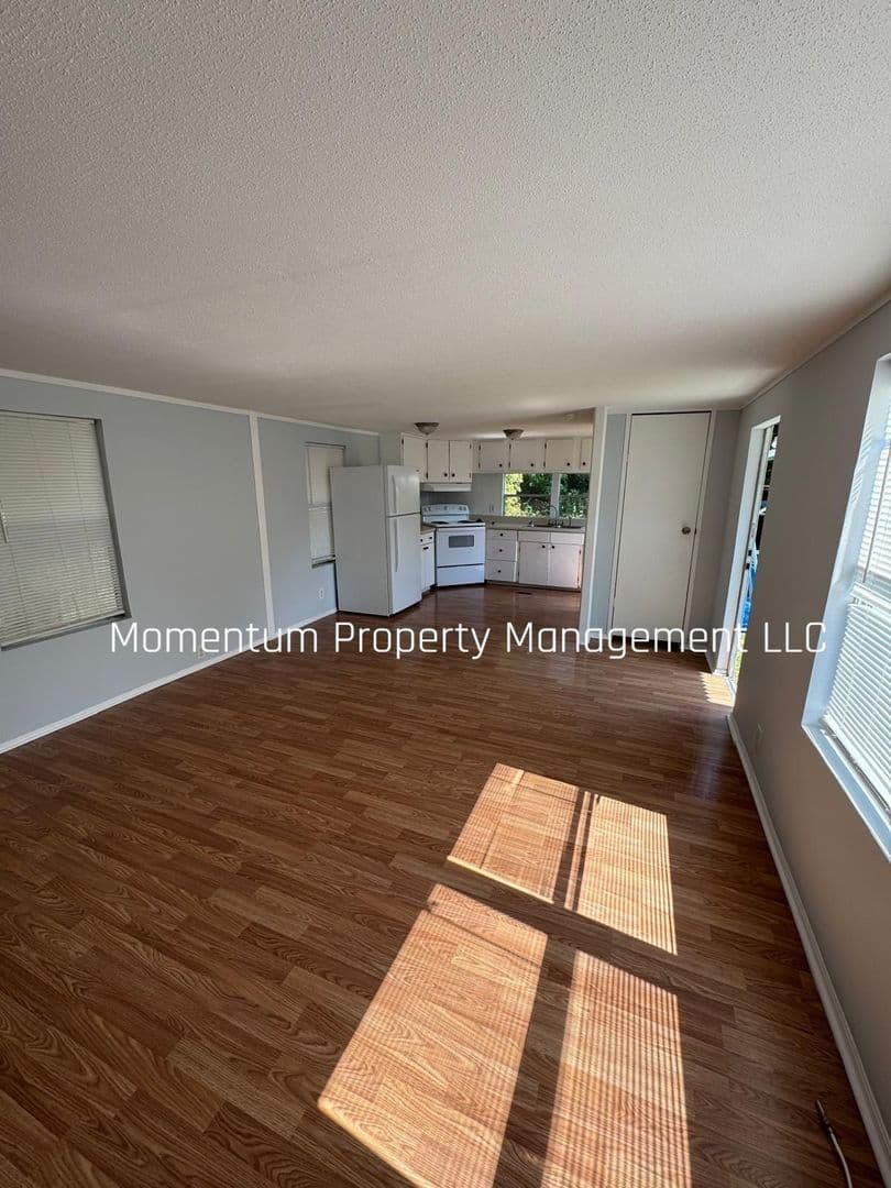 Brooksville House: 21364 Canal Drive