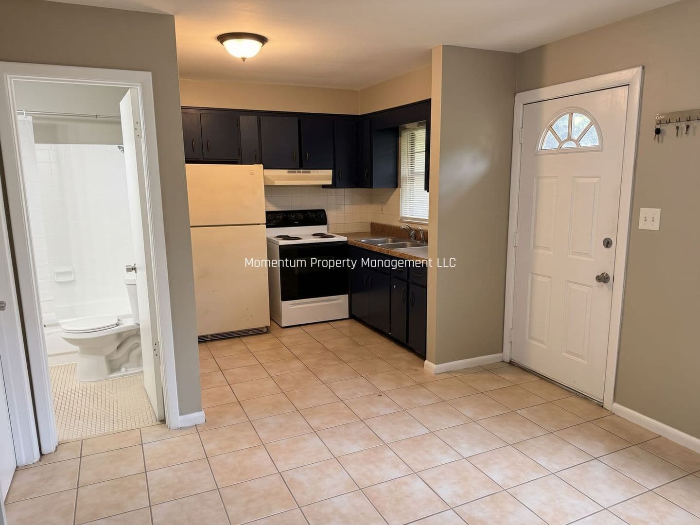 Tampa House: 1118 E 124th Ave Unit C