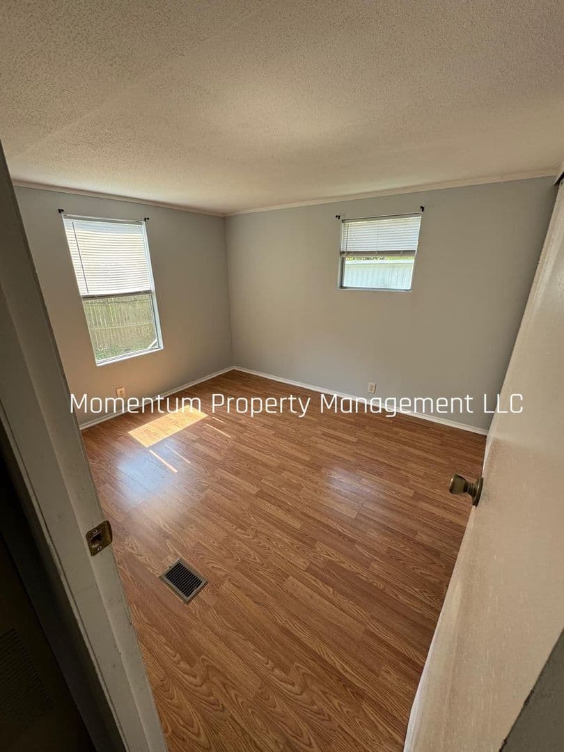 Brooksville House: 21364 Canal Drive
