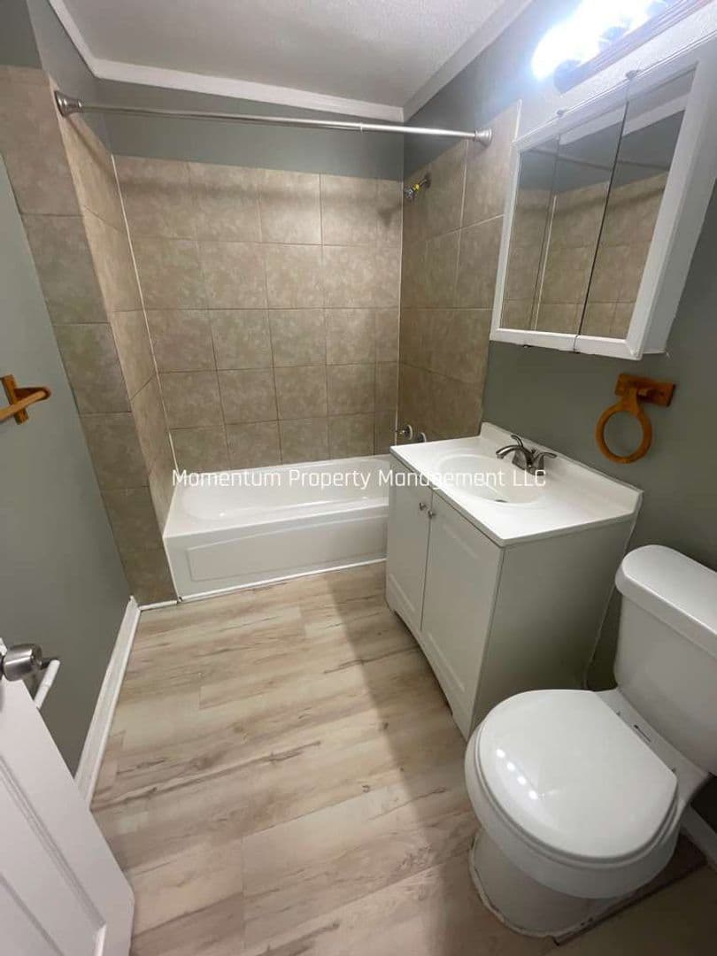 Lakeland House: 1124 N Brunnell Parkway