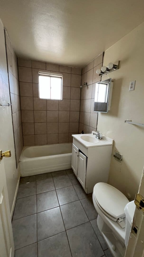 Las Cruces Apartment: Third St.