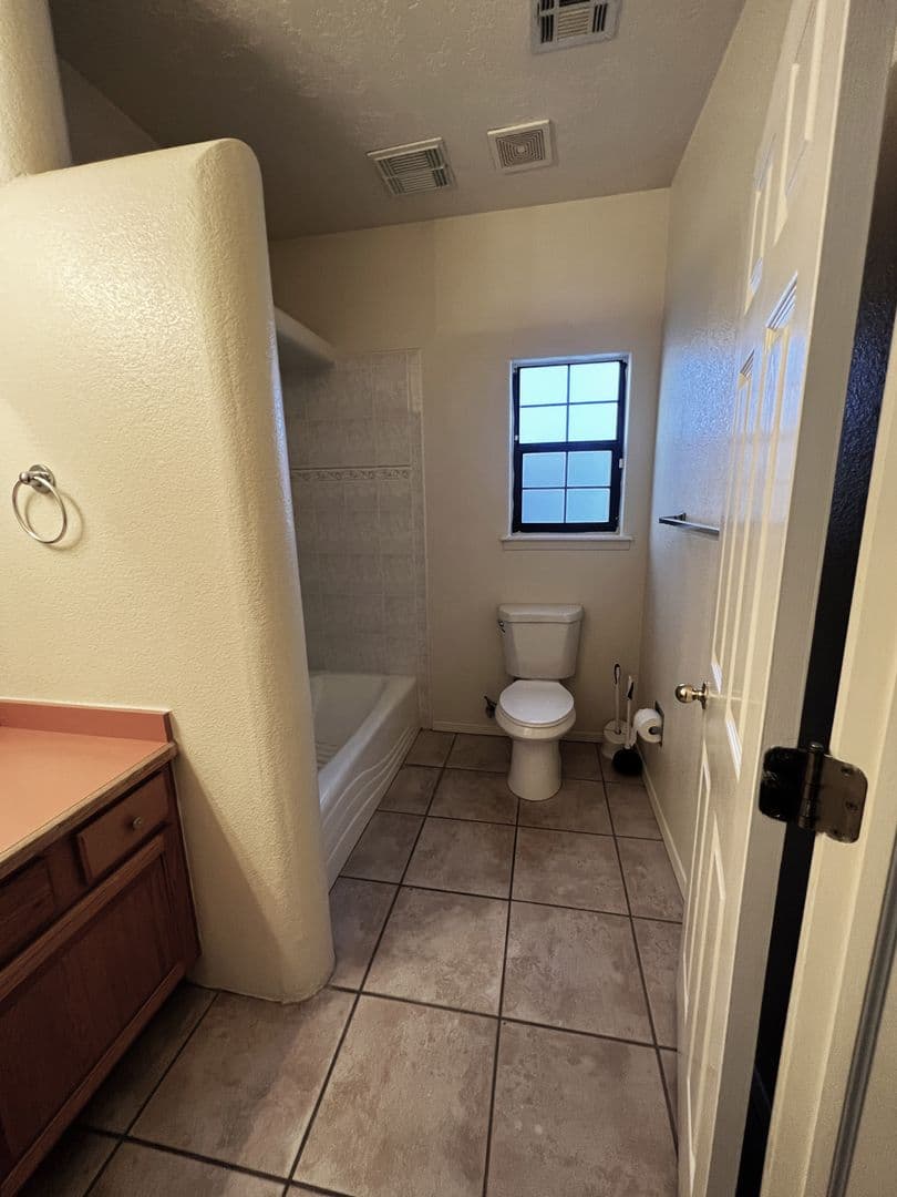 Las Cruces House: 740 Canyon Point Rd