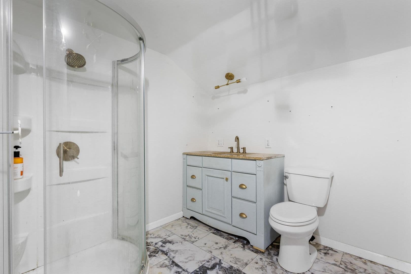 Dayton House: 2225 Catalpa Dr