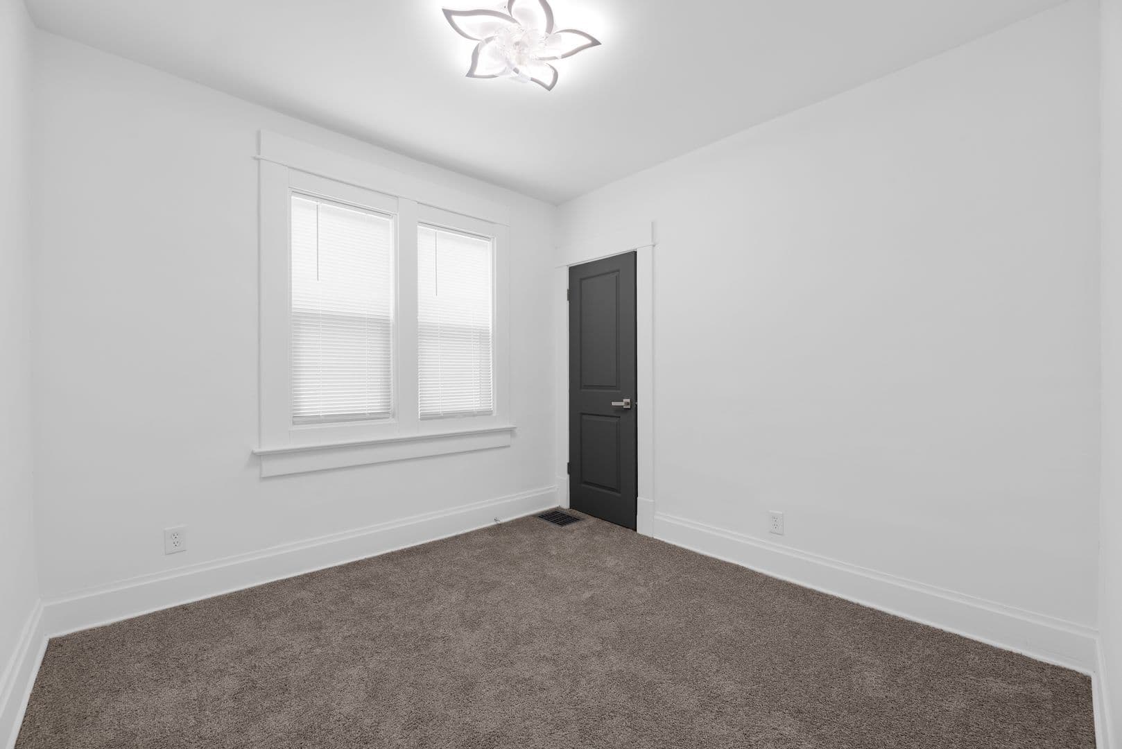 Columbus Apartment: 104-106 Dana Avenue