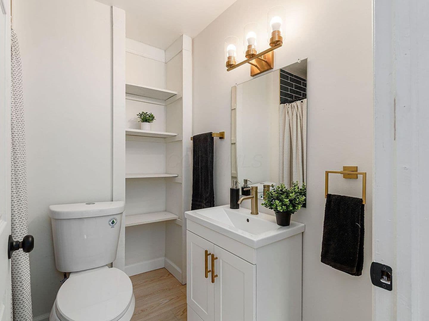 Columbus House: 2845 Fremont St