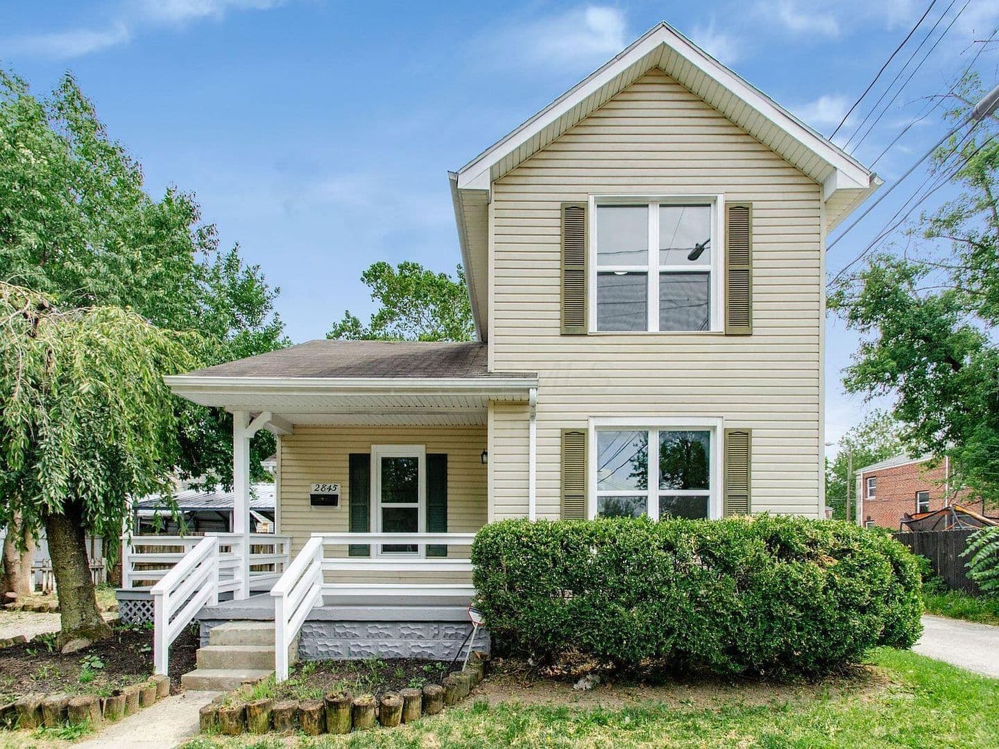 Columbus House: 2845 Fremont St