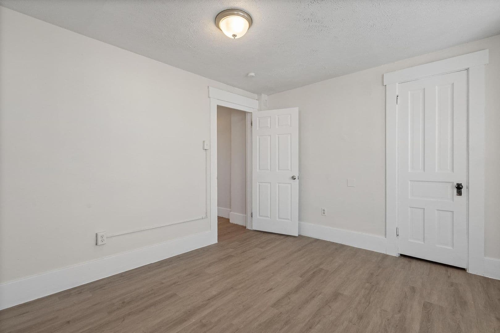 Dayton Apartment: 36-38 E Mumma Ave
