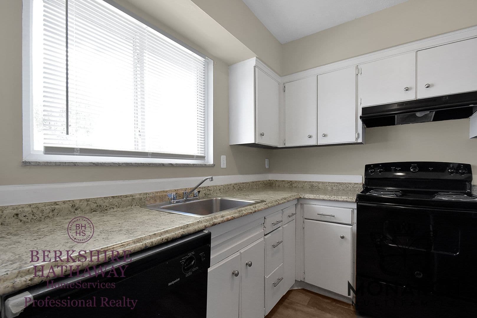 Columbus Townhome: 2377 Belcher Dr