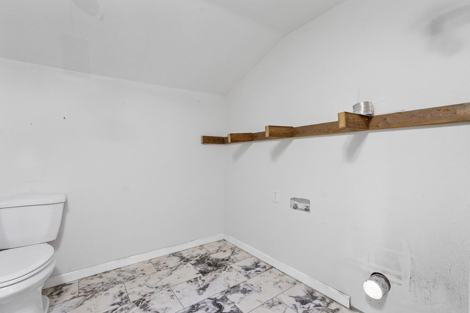 Dayton House: 2225 Catalpa Dr