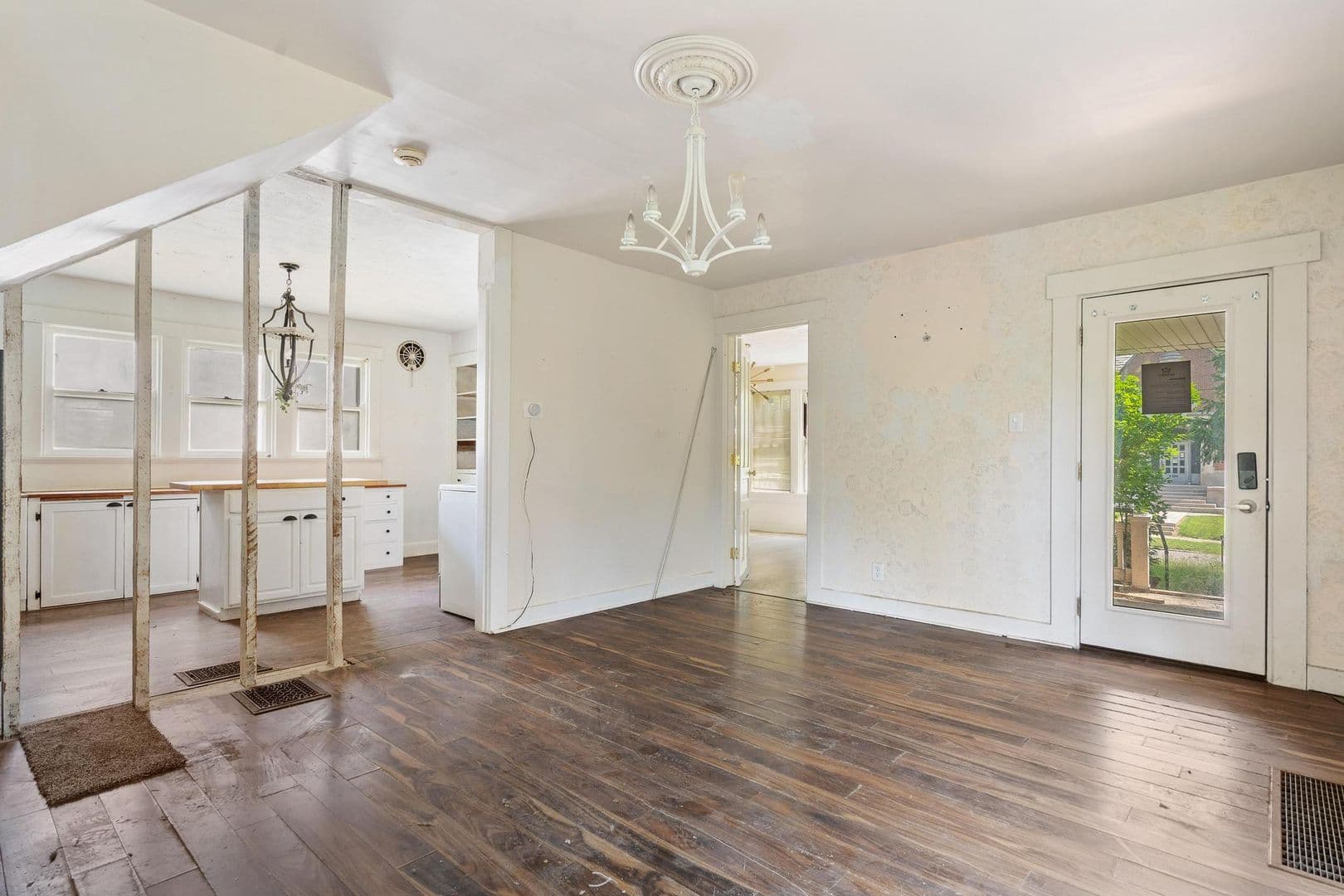 Dayton House: 2225 Catalpa Dr