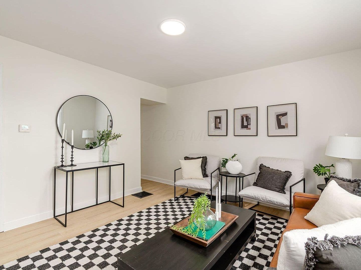 Columbus House: 2845 Fremont St