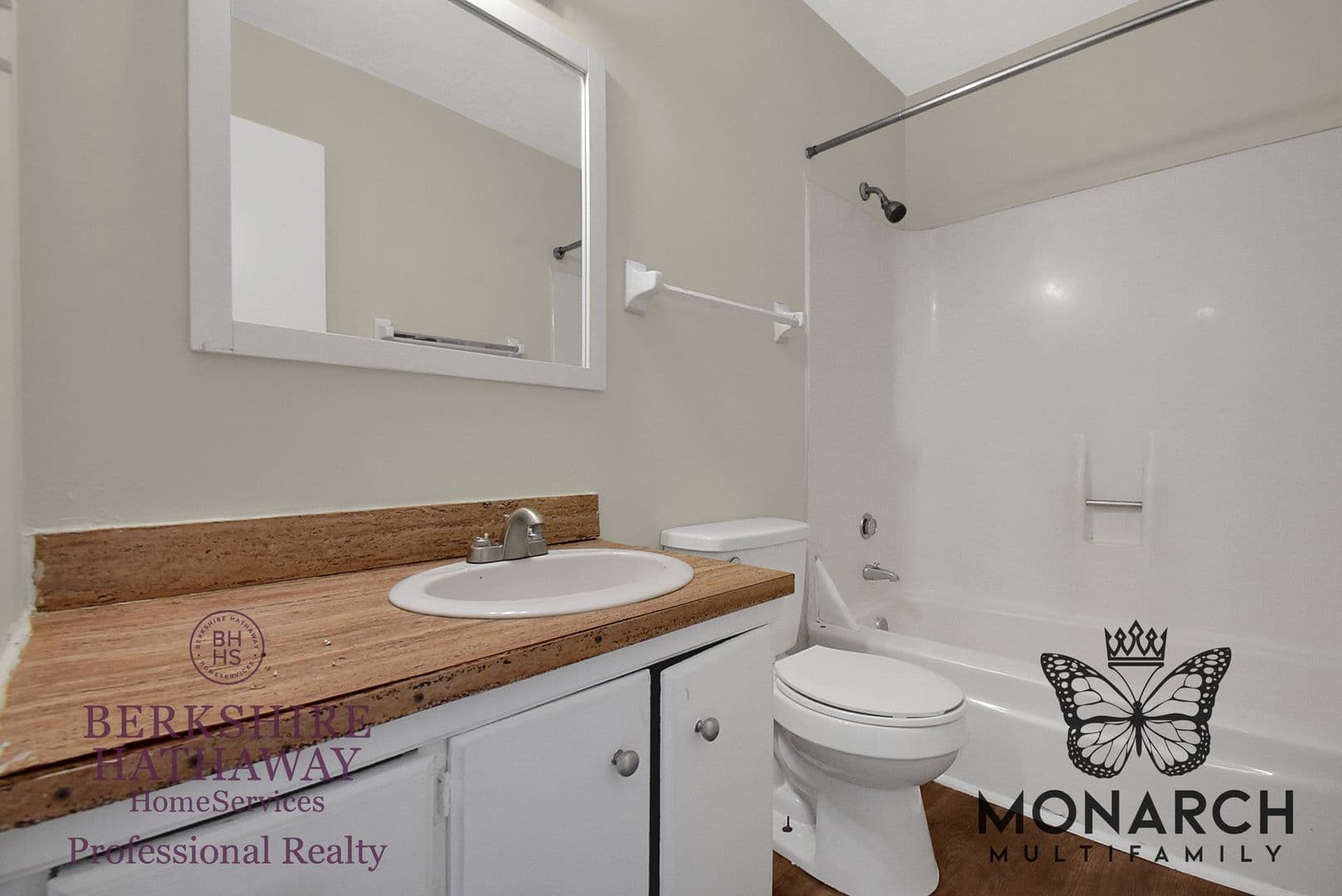 Columbus Townhome: 2377 Belcher Dr