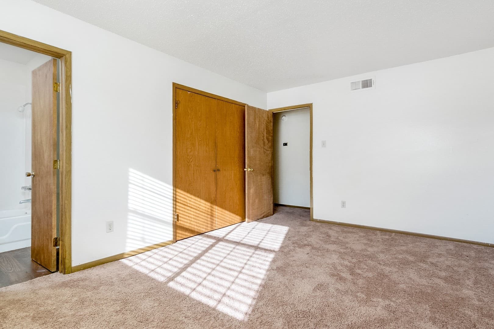 SHREVEPORT Apartment: 7200 JEWELLA AVENUE