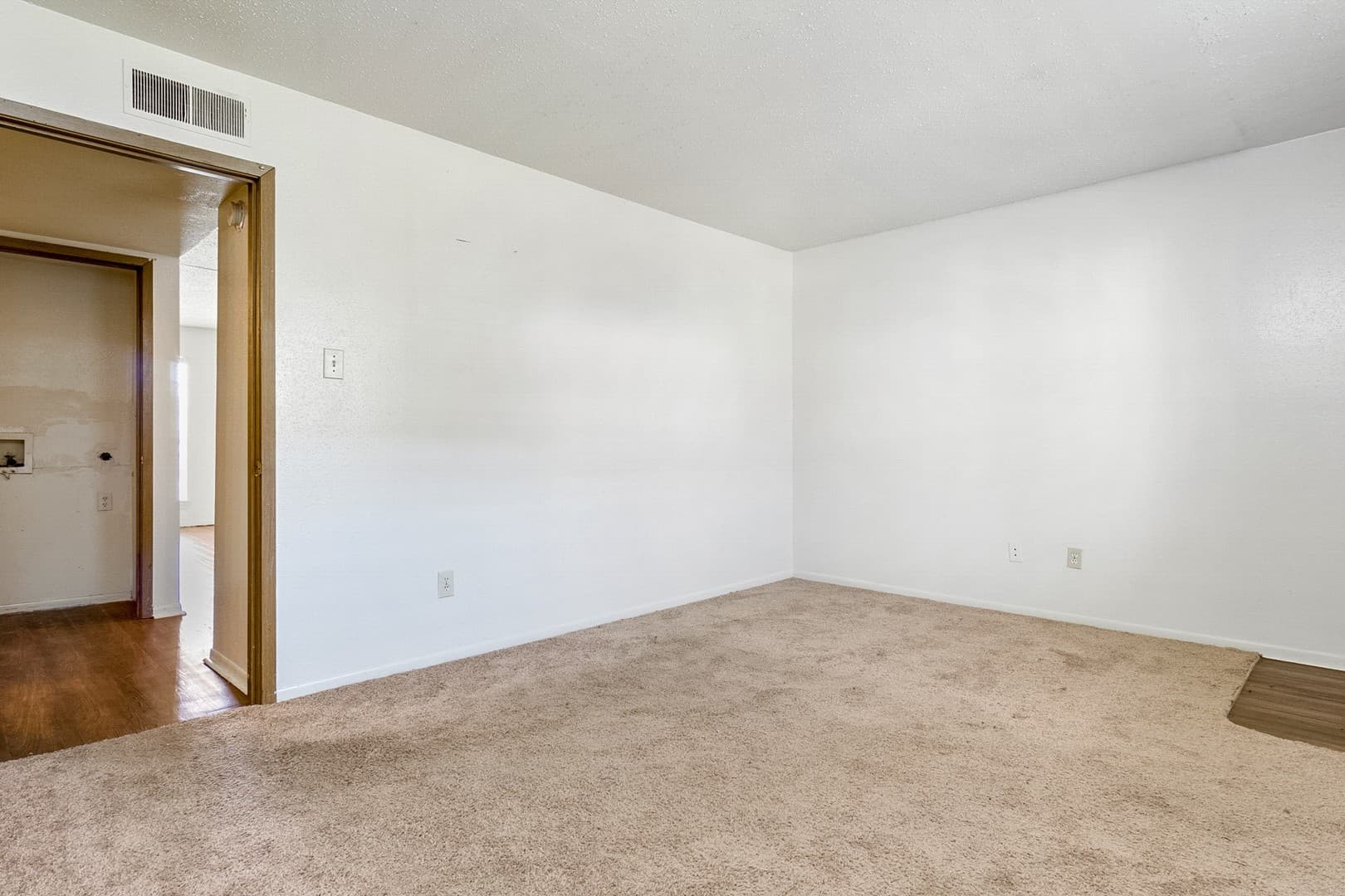 SHREVEPORT Apartment: 7200 JEWELLA AVENUE