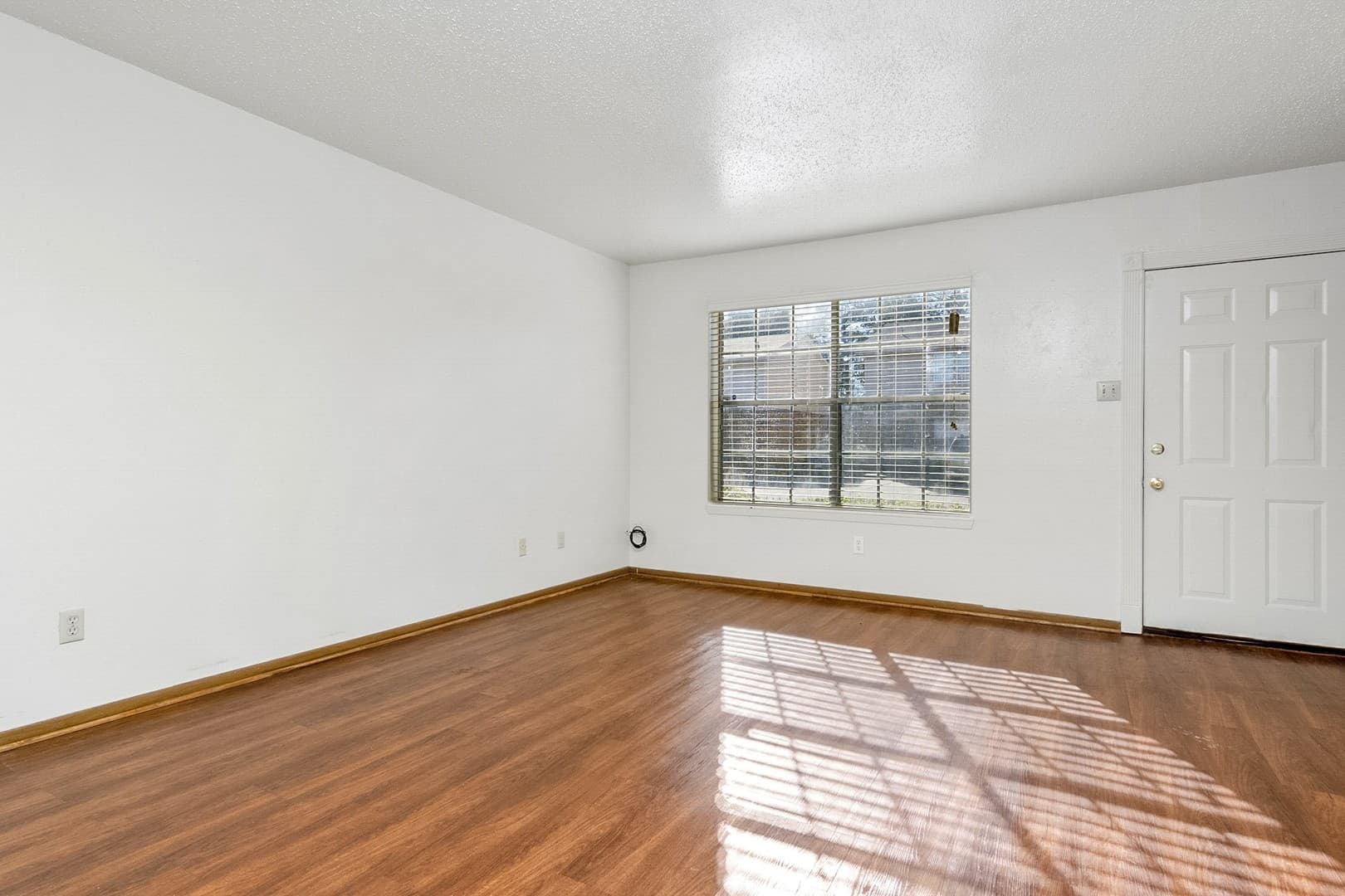 SHREVEPORT Apartment: 7200 JEWELLA AVENUE