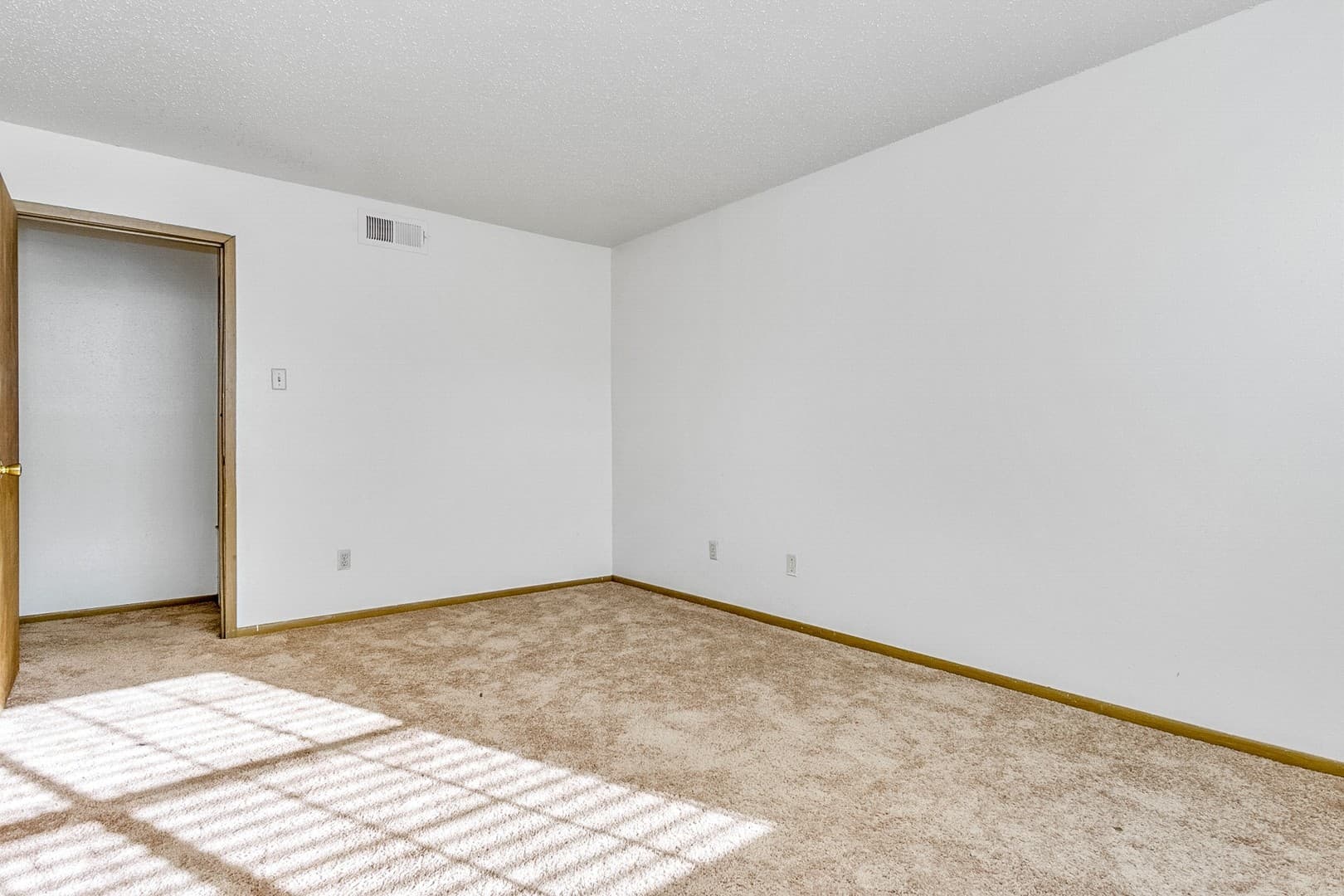SHREVEPORT Apartment: 7200 JEWELLA AVENUE