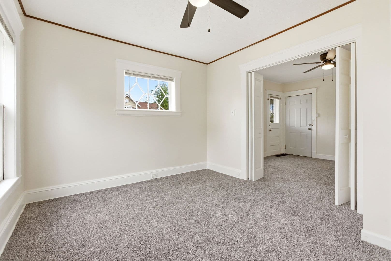 Cleveland Apartment: 689 Midland Ave