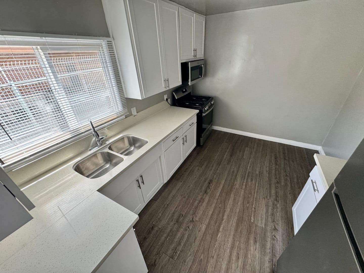 Los Angeles Apartment: 4046-4052 Coco Ave